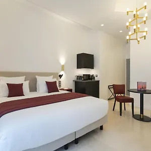 Hotel Vestay Montaigne Paris